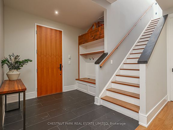 4th image of 540 College St #Penthouse 2