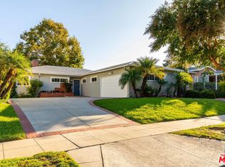 15446 Dickens St, Sherman Oaks, CA 91403