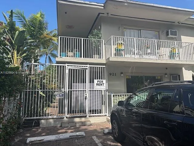921 Meridian Ave #2