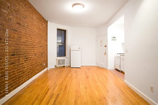 Rented by J. Lemle Real Estate | media 30