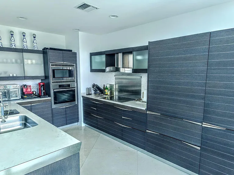 200 Biscayne Boulevard Way #5001 — Photo 12