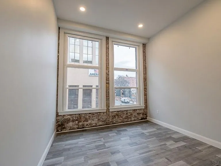 500 Main St #201 — Photo 24