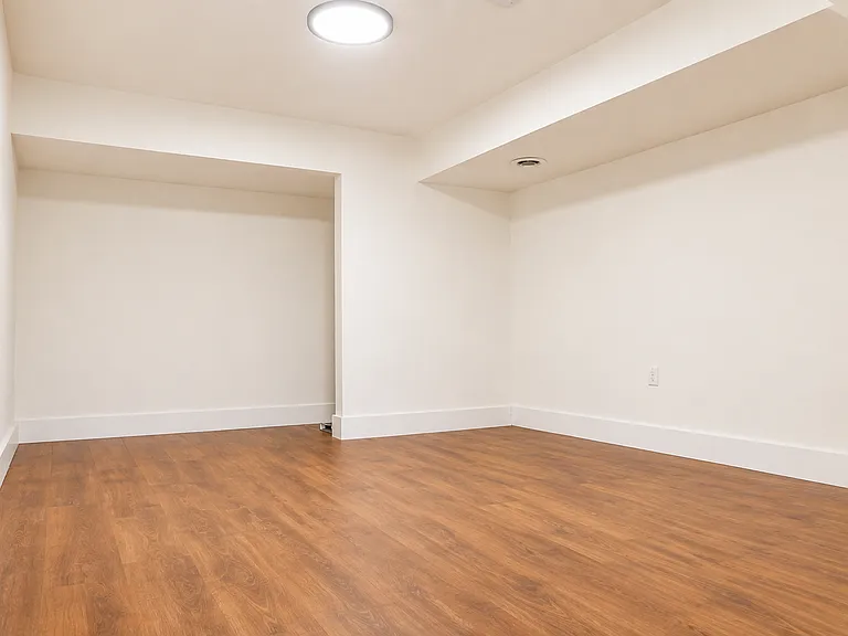 4840 N Yale St — Photo 16