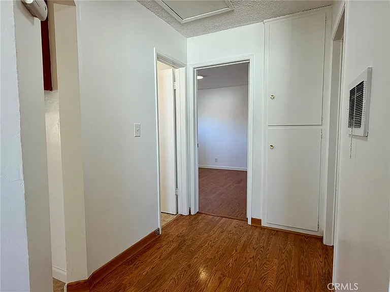 1018 W 3rd St #2 — Photo 7