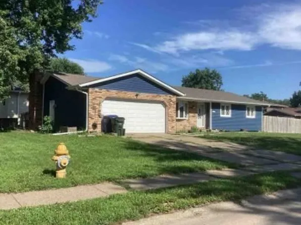 3025 Oak St, Davenport, IA 52804