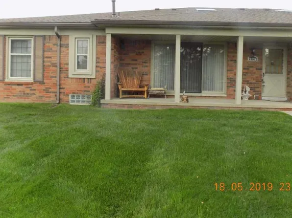 49012 Hickory Ct, Shelby Township, MI 48315