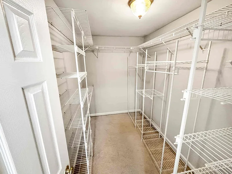 2092 Drogheda Ln — Photo 17