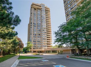 6 Willow St #1807, Waterloo, ON N2J4S3