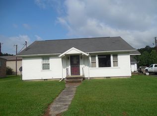 202 Golf Course Rd, Cumberland, KY 40823