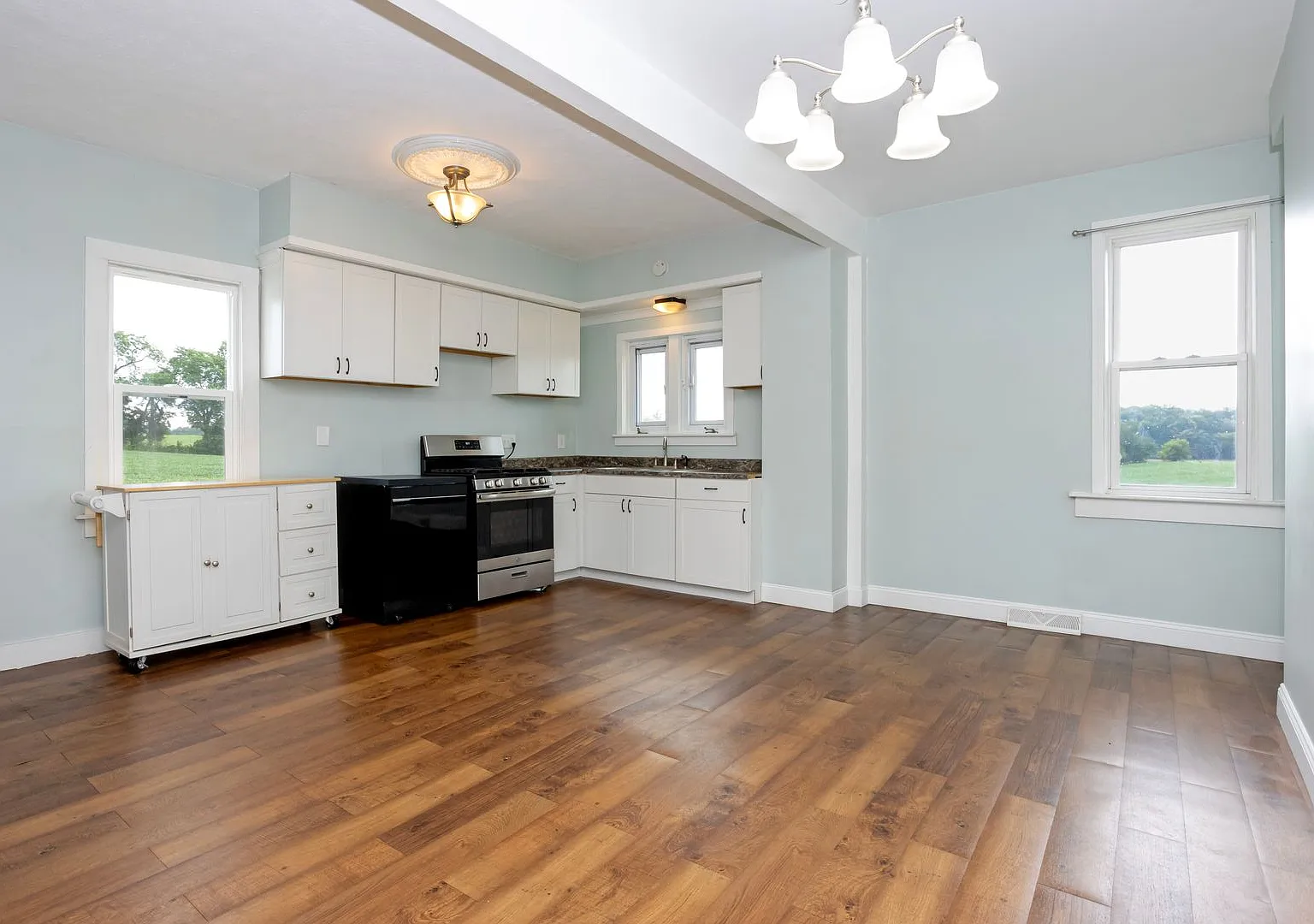 Three bedroom home — Photo 4