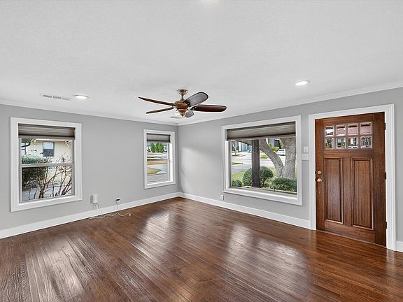 4th image of 7614 Northaven Rd