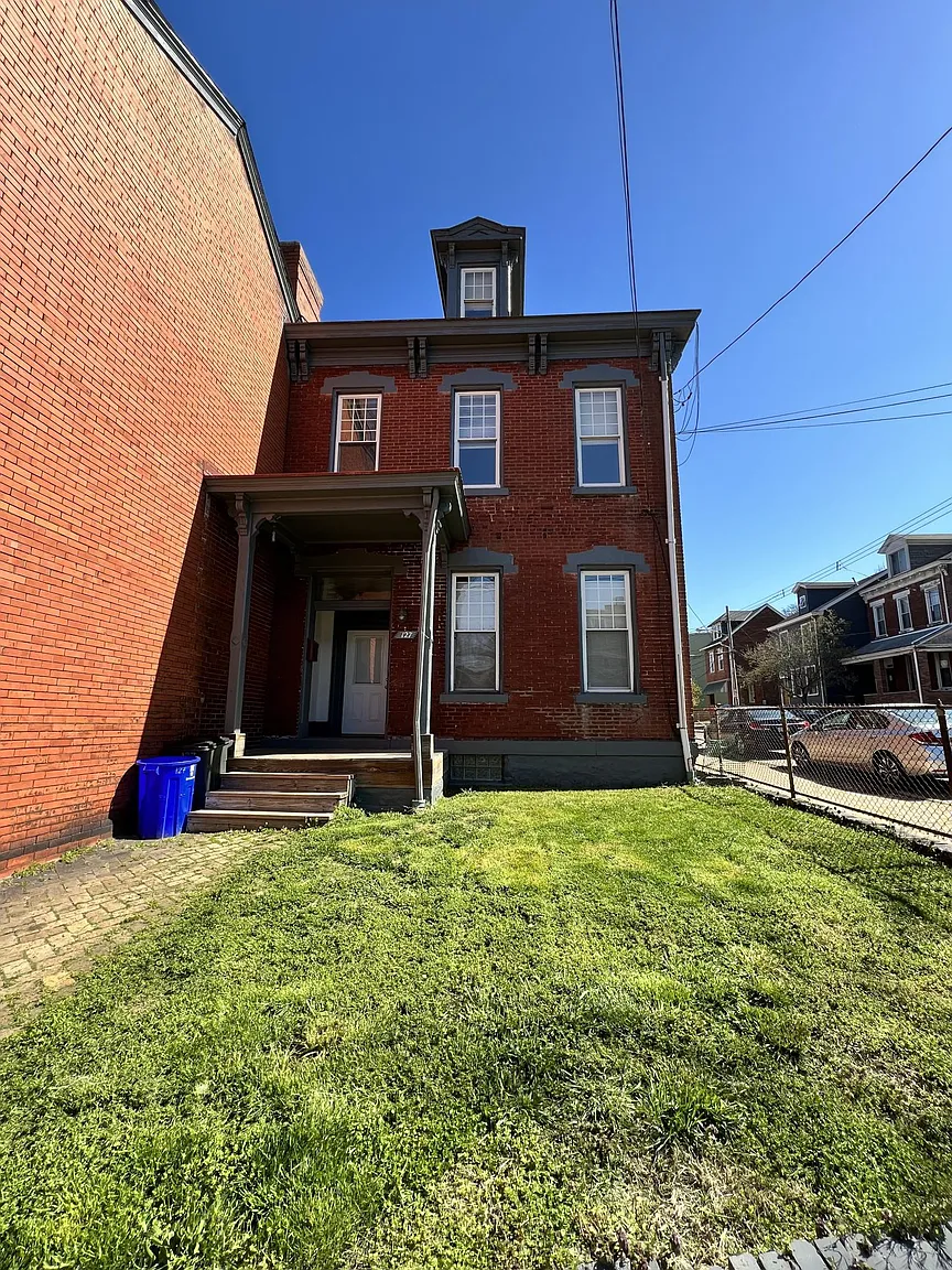 127 McCandless Ave photo 1
