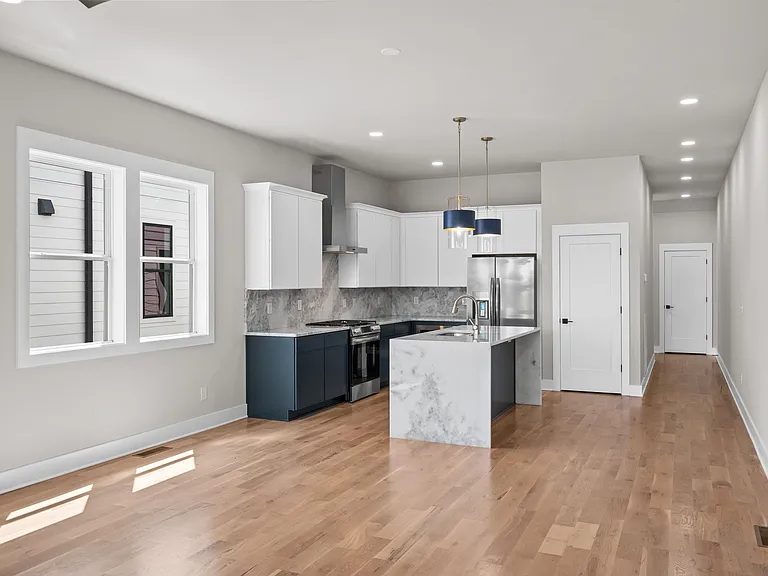 2525 W Heiman St #2525 — Photo 24