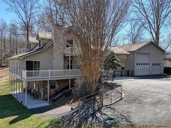 6330A Crooked Creek Rd, Young Harris, GA 30582