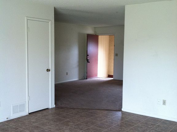 3rd image of 4722 E Saint Charles Ave