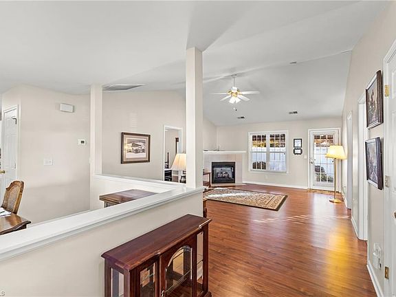5th image of 1009 Old Creek Crossing Ln
