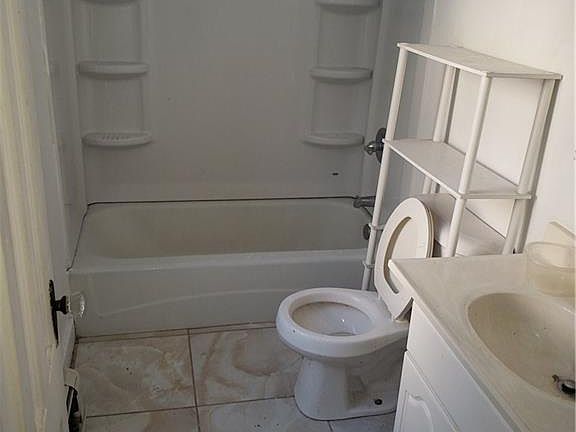 4th image of 159 Parkway Dr #61