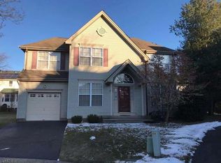 4 Schaal St, Bridgewater, NJ 08807