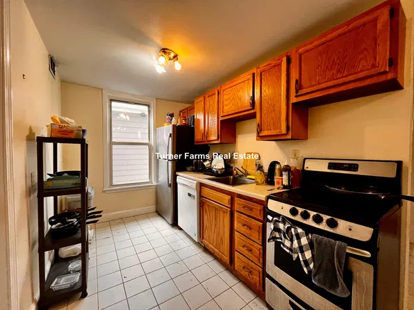 216 Freeman St, Brookline, MA