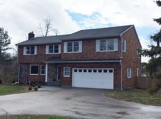 6 Munsell Rd, East Patchogue, NY 11772