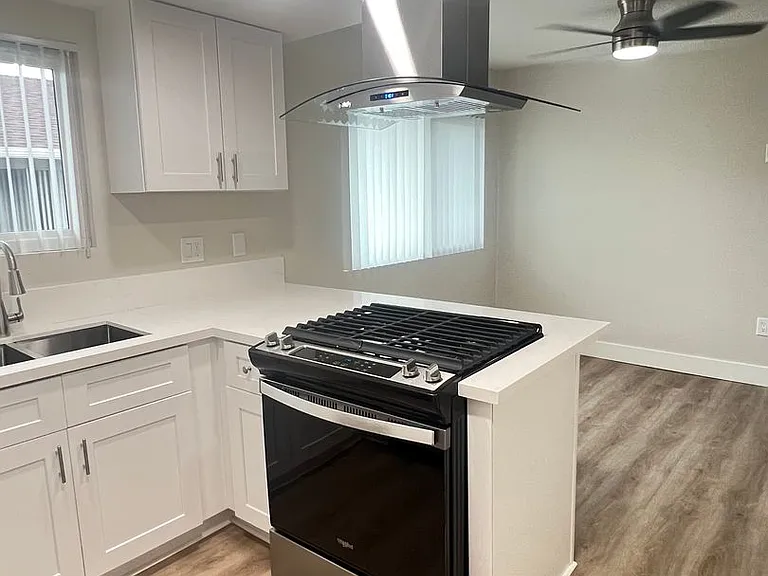 Upstairs 2 Bed 1 Bath in La Habra, Fully Renovated! 1 Car Garage Included! — Photo 6