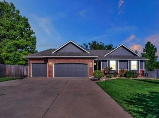 344 S Clubhouse Cir, Andover, KS 67002