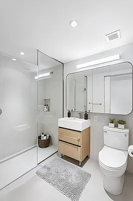 Bathroom, photo 1