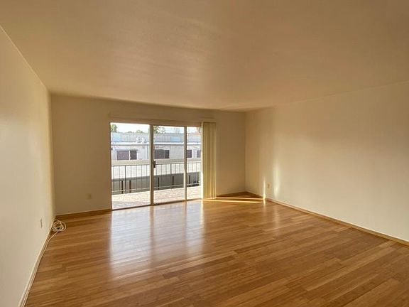 5th image of 3422 Maricopa St #114-A