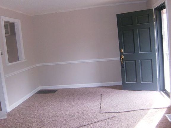 New paint and carpet in family room