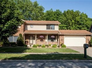 752 Savannah Dr, Crown Point, IN 46307