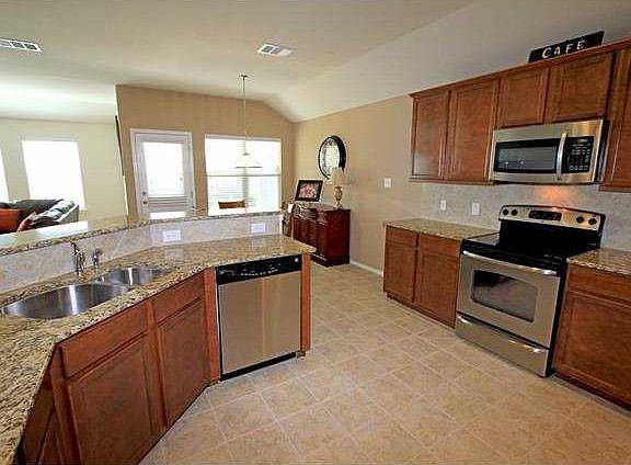 4th image of 729 Boone Valley Dr