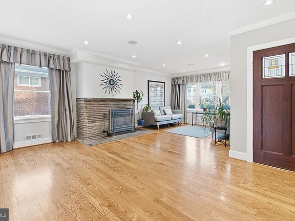 3rd image of 11106 Orleans Way