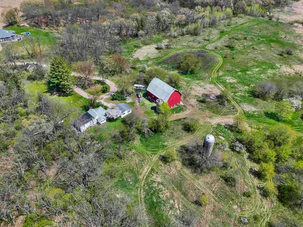 6535 Best Rd, Belleville, WI 53508