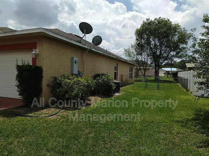 3 bed, 2.0 bath, 1881 sqft, $1,600 — Photo 2