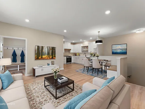 2452 County Road D W, Saint Paul, MN 55112