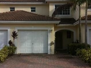 828 Imperial Lake Rd, West Palm Beach, FL 33413