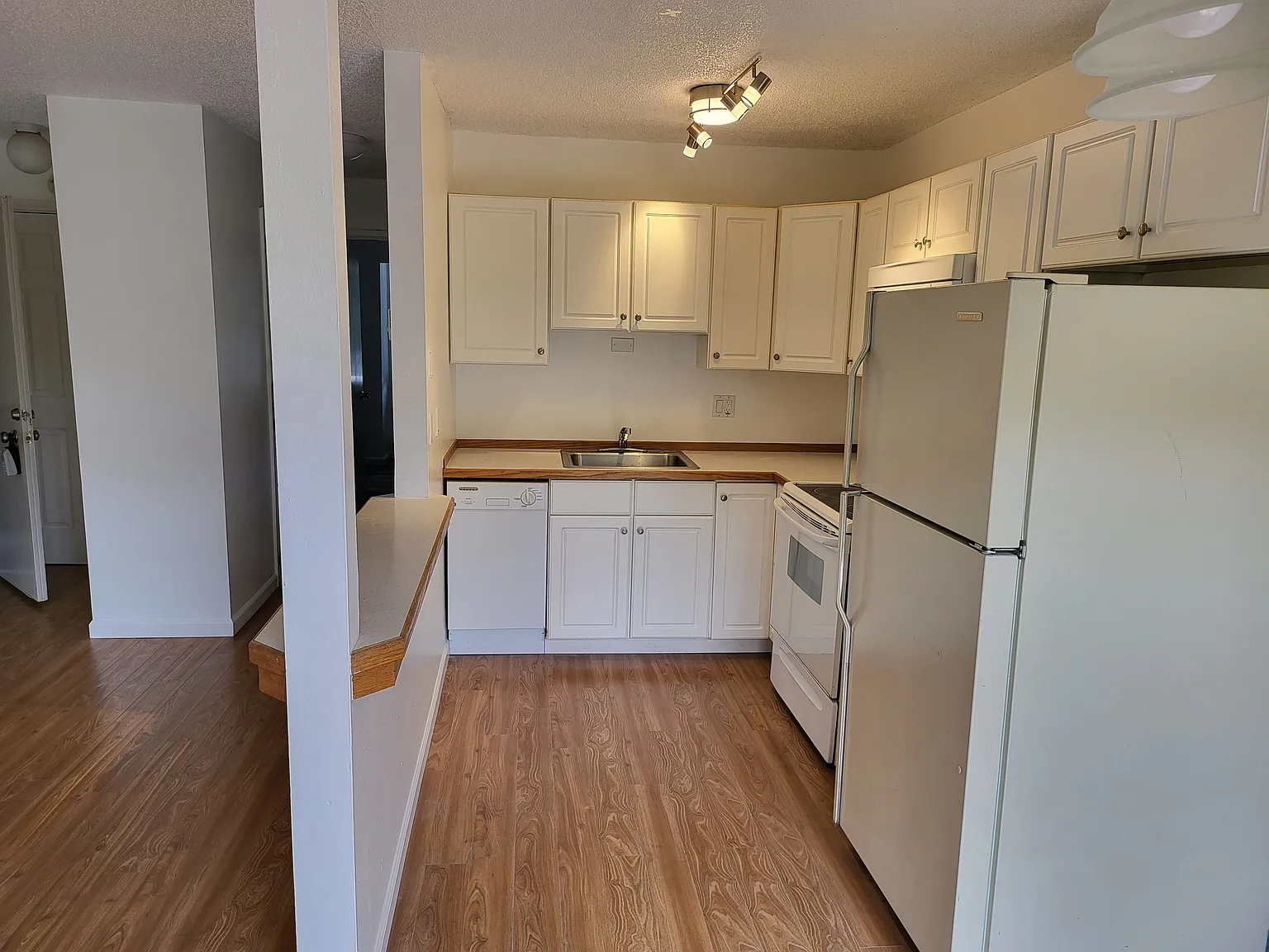 200 SW Florence Ave — Photo 2