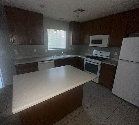2nd image of 1848 Luna Alegre St