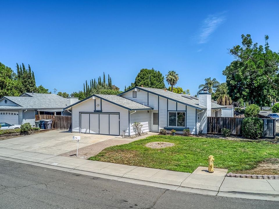 1st image of 365 Yosemite Dr