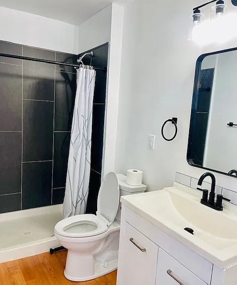 257 Greenfield Ln #B — Photo 3