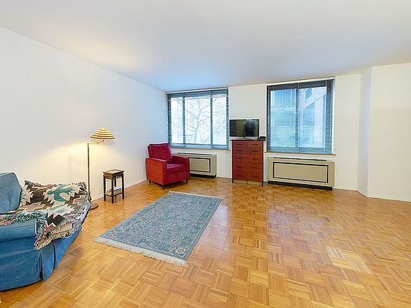 5th image of 300 Albany St APT 3O