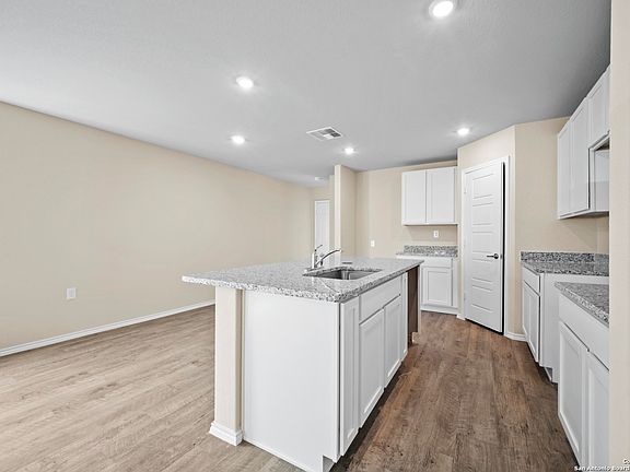 5th image of 1514 Outrigger Way