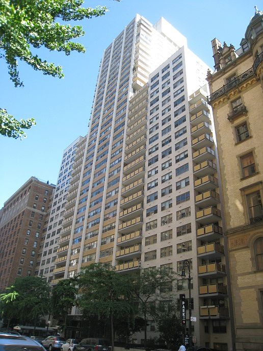 2nd image of 15 W 72nd St APT 22G