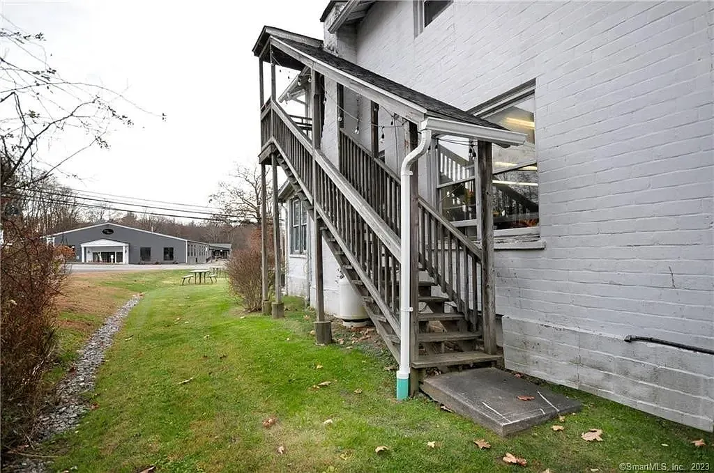 2 bed, 980 sqft, $1,900 — Photo 2