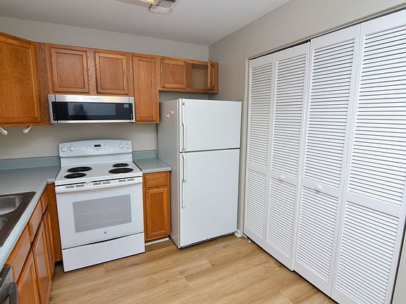 3rd image of 2106 Fairfax Ave APT 38