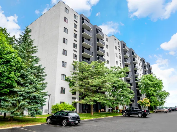 170 Old Carriage Dr #100, Kitchener, ON N2P 1Z7