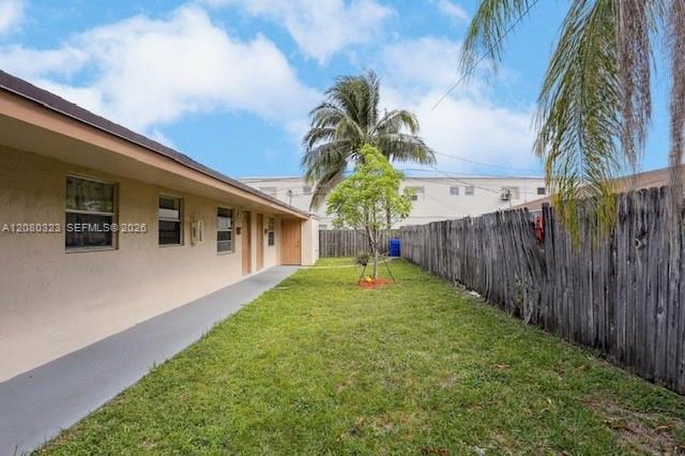 231 SW 8th Ct, photo 5