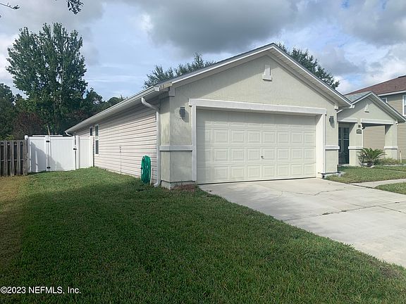 3rd image of 11477 BRIAN LAKES Drive N