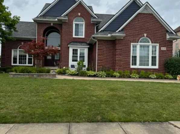 45588 S Lake Dr, Novi, MI 48377