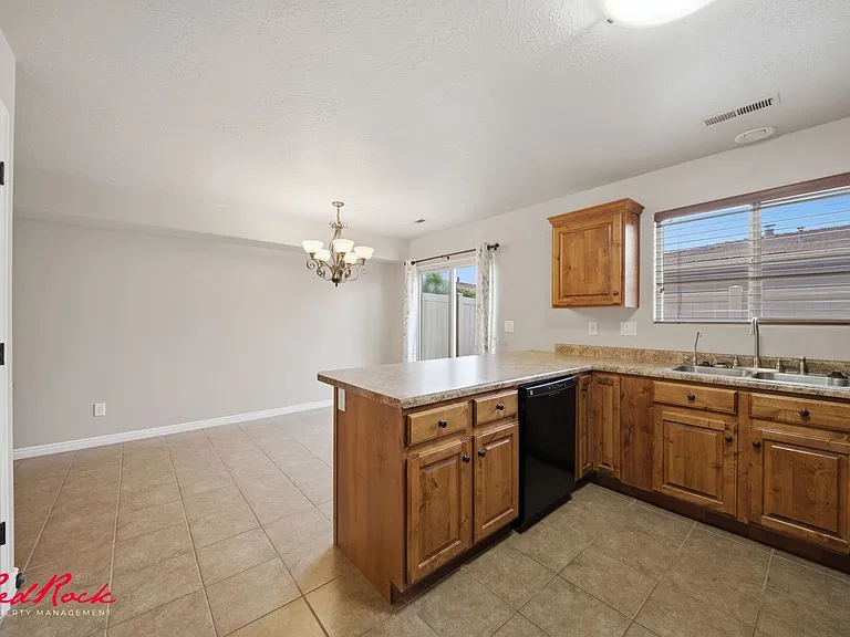 2422 S River Rd #5 — Photo 22